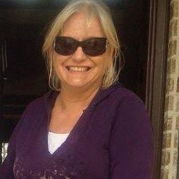 Meet your Posher, Beverly - Picture 1 of 2